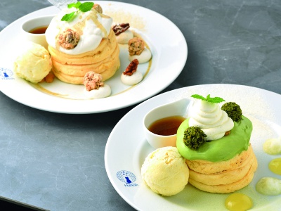 Limited to Kyoto! Yuzu-scented green tea pancakes and hojicha and crunchy white chocolate pancakes 1,680 yen each (3 pancakes).