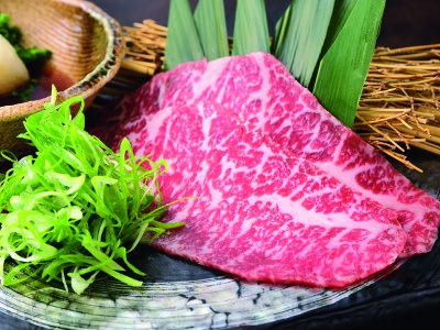 The Miyazaki beef special roast shabu-shabu (2,600 yen) that you can enjoy the soft texture and mild flavor is a menu item that you will definitely want to order.