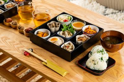 The 10,000 yen course with fermented bento includes a healthy additive-free bento. *Reservations required at least 3 days in advance. Saturday and Sunday only.