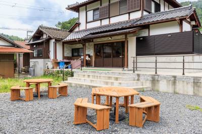 There are tables and chairs outside of the shop, and eating on the terrace is recommended on sunny days.