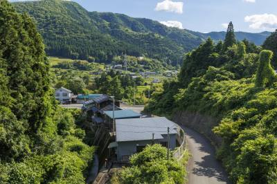 Use spring water from Miyama, surrounded by rich nature.