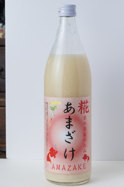 Kyo-no-Amazake made with only koji malt, without any sugar, is 1,080 yen. You can enjoy its elegant taste.　