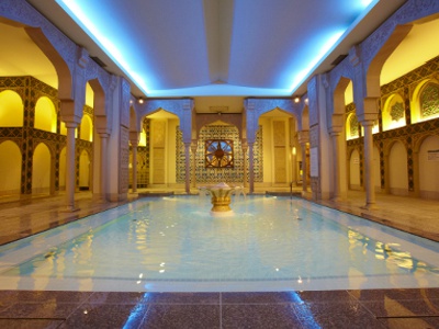 The “Islam - Stone Bath” is a spacious space that represents the courtyard of an Islamic mosque.