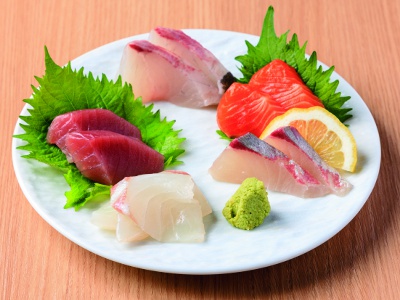 Assorted sashimi