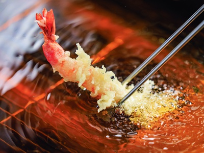 In addition to sushi, tempura made with fresh ingredients is also popular.