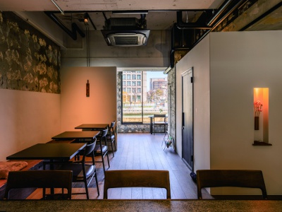 The space is inspired by the “Gyosho” style of Japanese calligraphy, which is not too formal but somehow familiar.